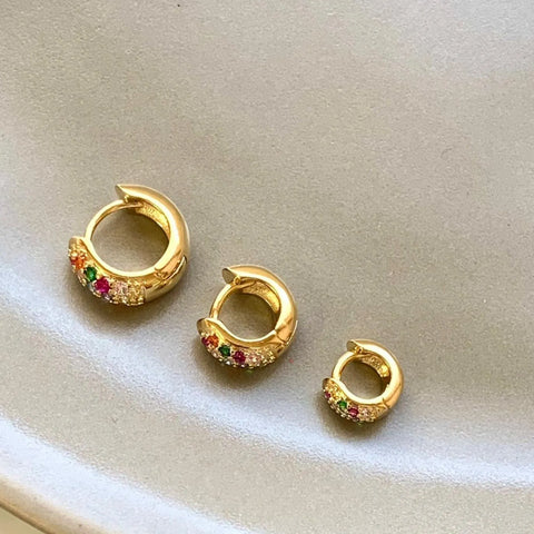 Color Pave Huggies